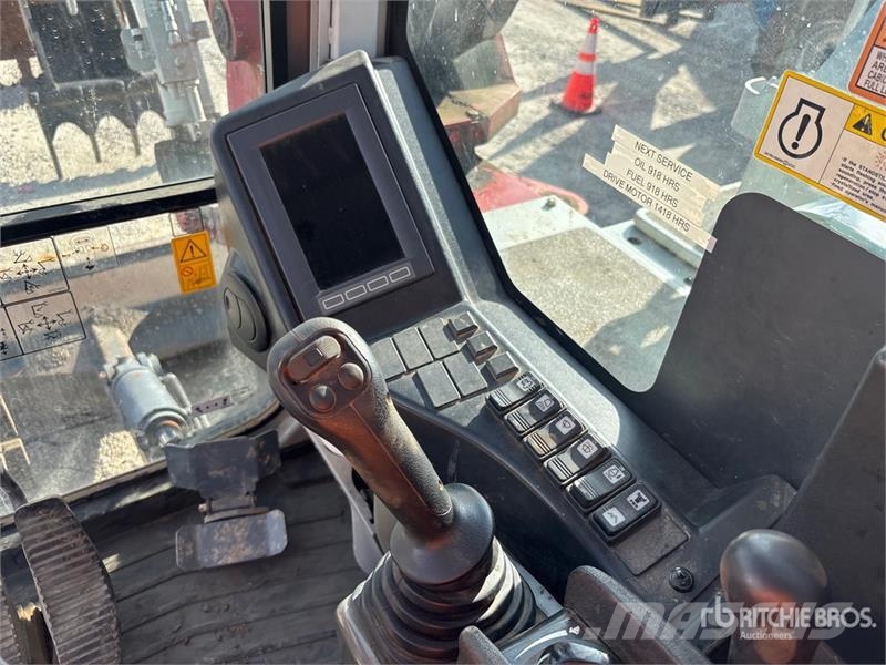 Takeuchi TB2150 Tracked Excavator حفارات زحافة