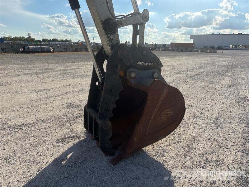 Takeuchi TB2150 Tracked Excavator حفارات زحافة
