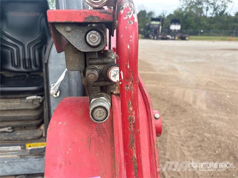 Takeuchi TL10 Skid steer mini utovarivači