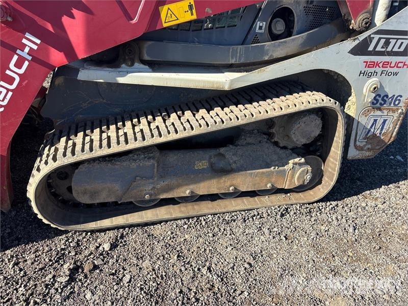 Takeuchi TL10V2-CRH Two-Speed Compact Track Loader Carregadoras de direcção deslizante