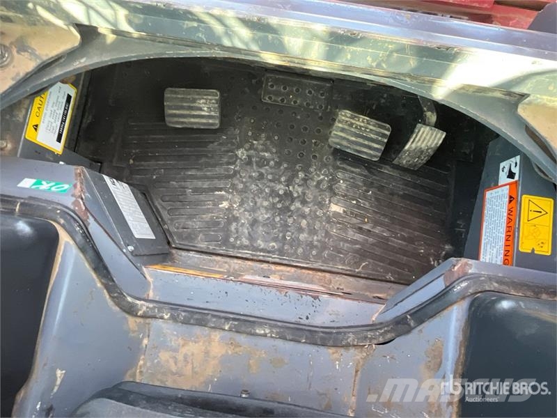 Takeuchi TL12V2 Liukuohjatut kuormaajat