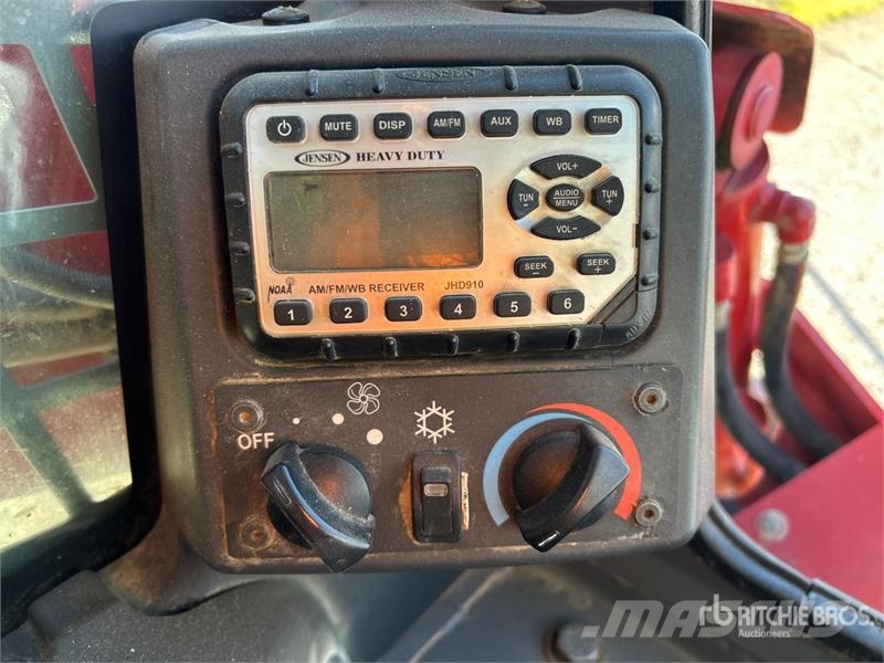 Takeuchi TL12V2 Kompaktrakodók