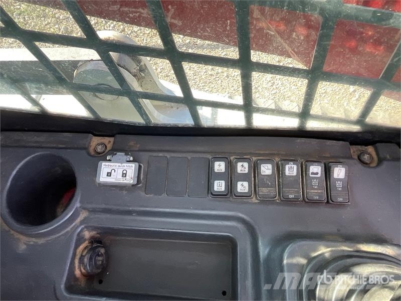 Takeuchi TL12V2 Liukuohjatut kuormaajat