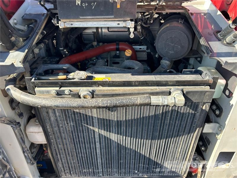 Takeuchi TL12V2 Kompaktrakodók