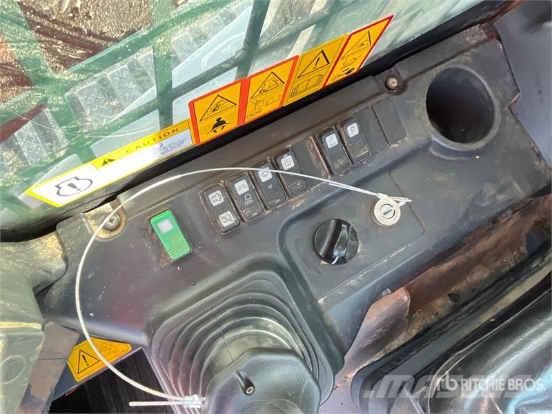 Takeuchi TL12V2 Liukuohjatut kuormaajat