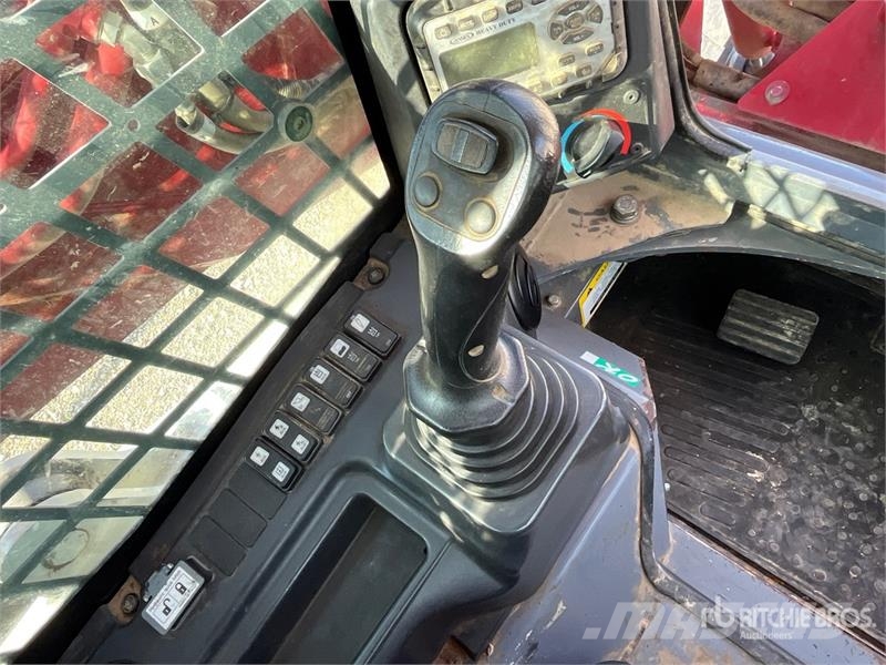 Takeuchi TL12V2 Liukuohjatut kuormaajat