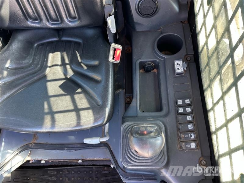 Takeuchi TL12V2 Kompaktrakodók