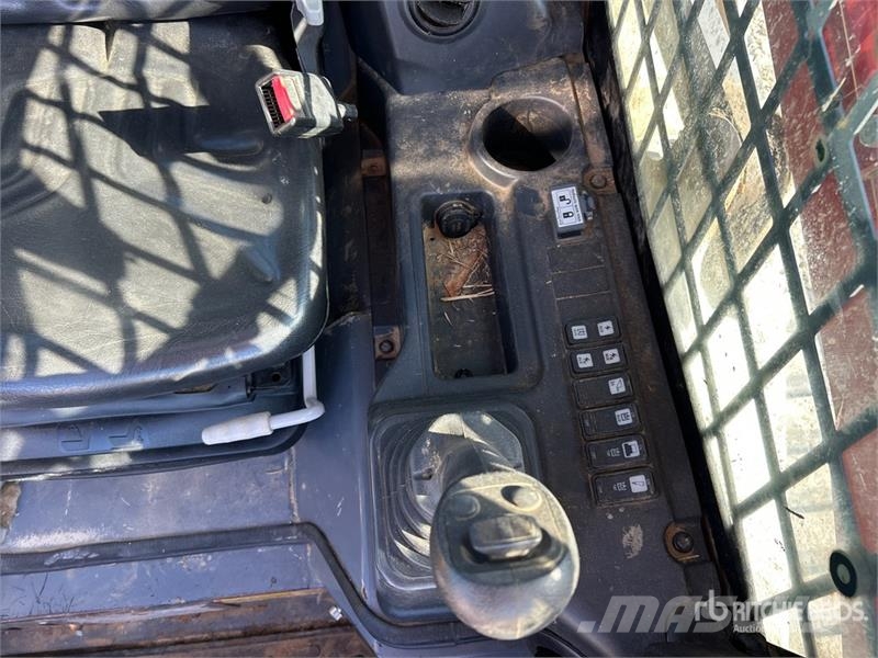 Takeuchi TL12V2 Kompaktrakodók