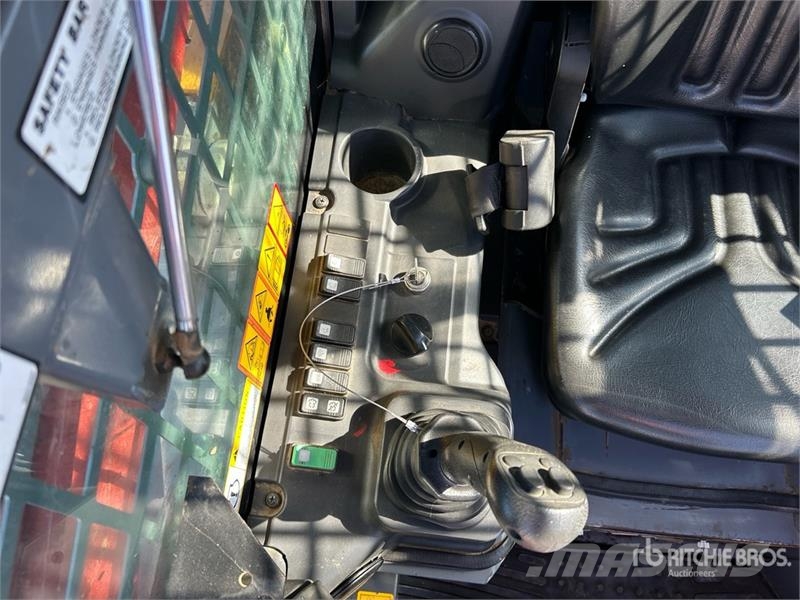 Takeuchi TL12V2 Kompaktrakodók