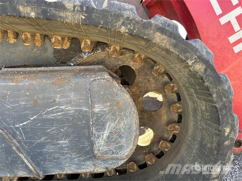 Takeuchi TL12V2 Kompaktrakodók