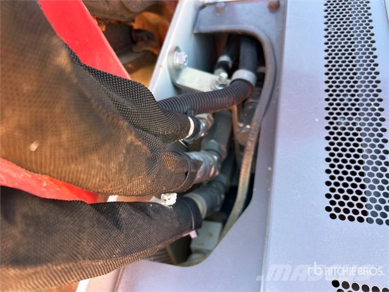 Takeuchi TL12V2 Kompaktrakodók