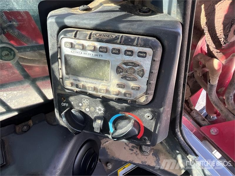 Takeuchi TL12V2 Liukuohjatut kuormaajat