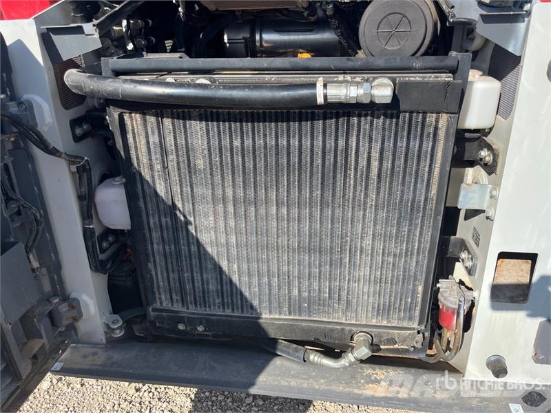 Takeuchi TL12V2 Liukuohjatut kuormaajat
