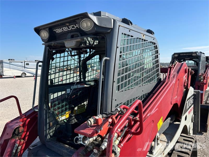 Takeuchi TL12V2 لوادر انزلاقية التوجيه