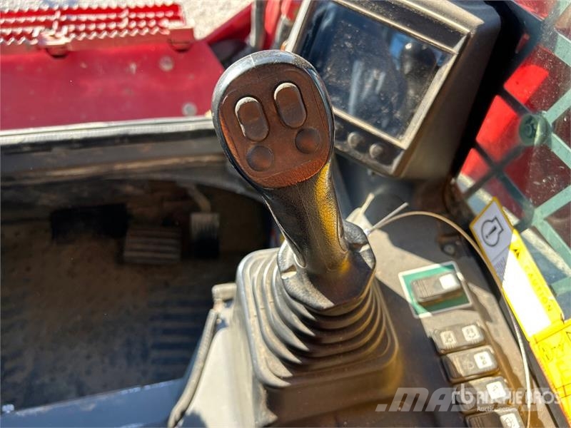 Takeuchi TL12V2 Kompaktrakodók