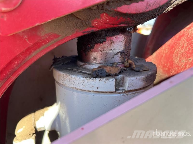 Takeuchi TL12V2 Kompaktrakodók