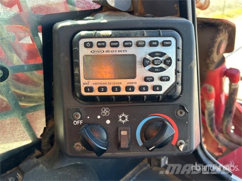 Takeuchi TL12V2 Kompaktrakodók
