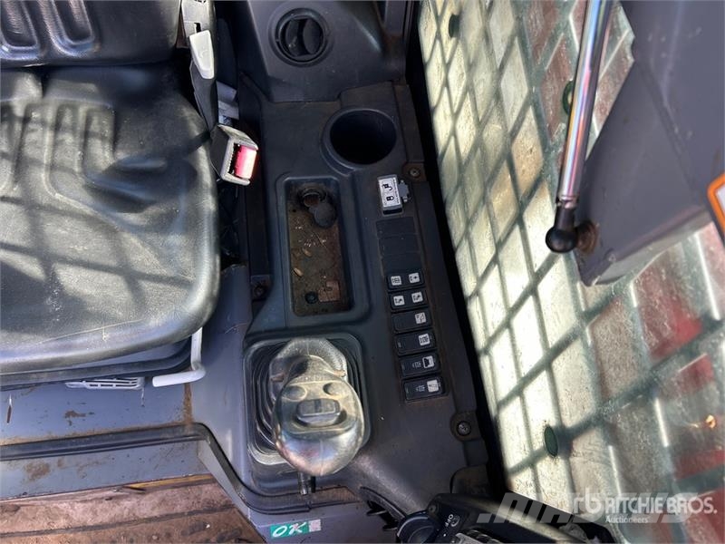 Takeuchi TL12V2 Kompaktrakodók