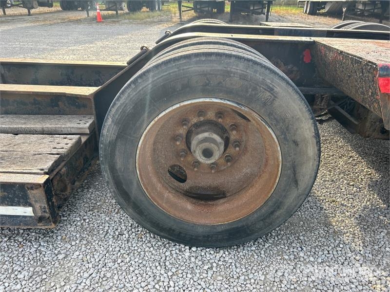 Talbert T(4)DW-45-HRG-1-T1-RC 45 ton Tri/A Removable Goose Zemie treileri