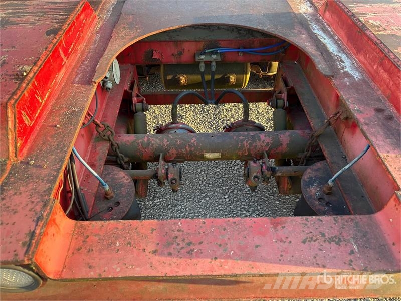 Talbert T3DW-35-HRG-1 35 ton Tri/A Removable Gooseneck Low Nízko rámové nákladné automobily
