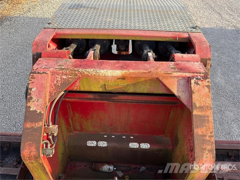 Talbert T3DW-35-HRG-1 35 ton Tri/A Removable Gooseneck Low Nízko rámové nákladné automobily