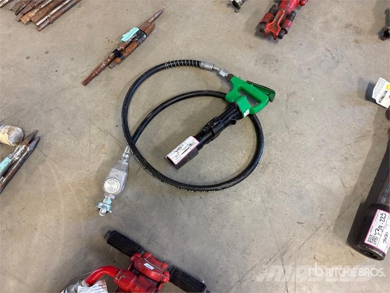 Tamco THD1100NK-SBG Demolition Breaker 끌 달린 쟁기