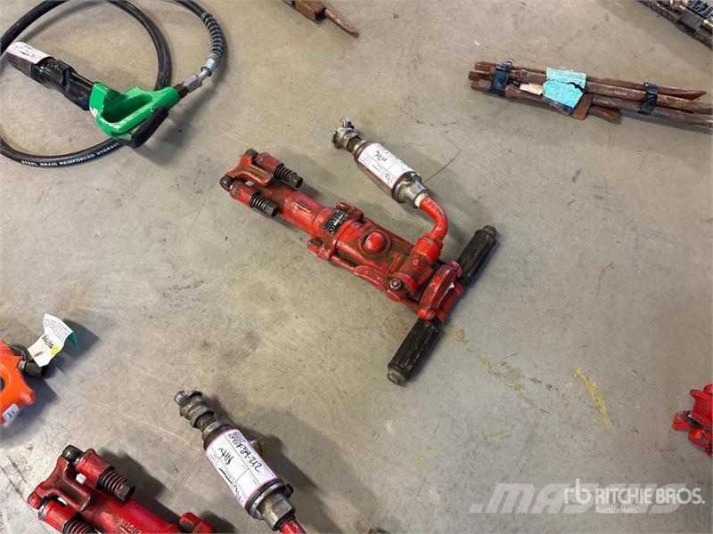 Tamco TJ15 Demolition Breaker 끌 달린 쟁기
