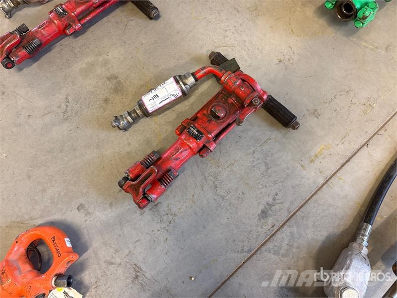 Tamco TJ15 Demolition Breaker 끌 달린 쟁기