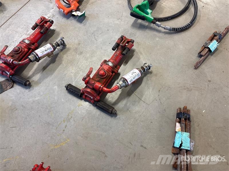 Tamco TJ15 Demolition Breaker 끌 달린 쟁기