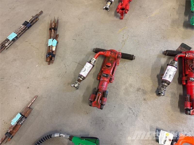 Tamco TJ15 Demolition Breaker 끌 달린 쟁기