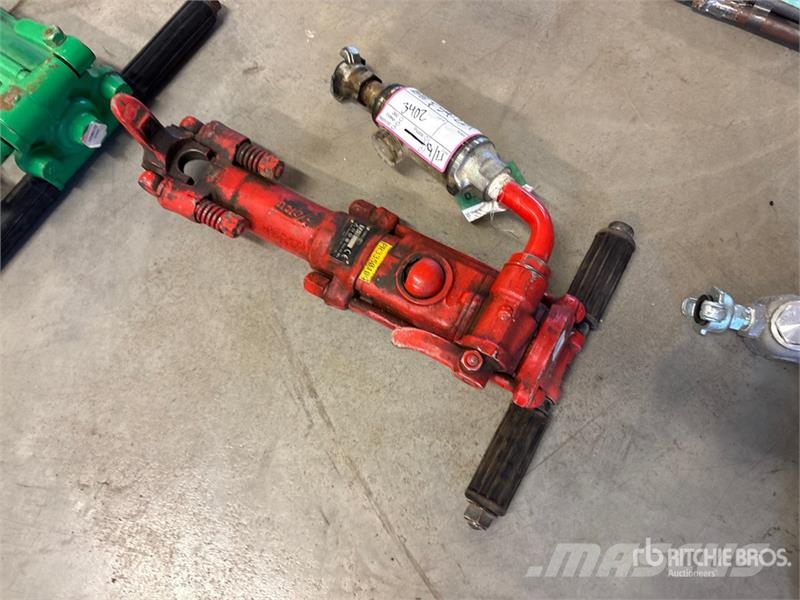 Tamco TJ15 Demolition Breaker 끌 달린 쟁기