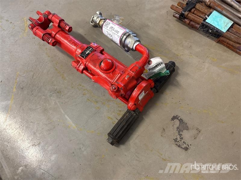Tamco TJ15 Demolition Breaker 끌 달린 쟁기