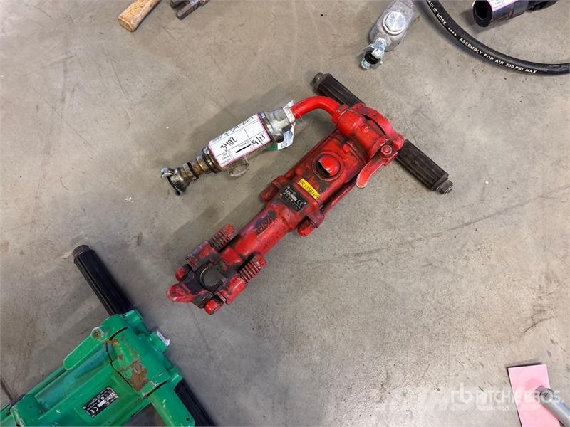  Tamco TJ15 Pneumatic Demolition Breaker المحراث الحفار
