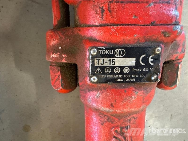  Tamco TJ15 Pneumatic Demolition Breaker المحراث الحفار