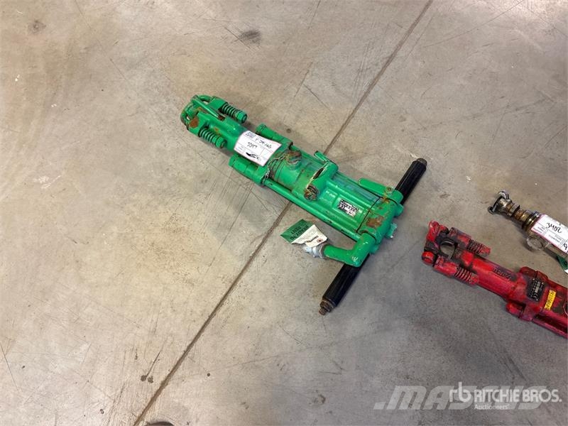 Tamco TS551K-SBG Pneumatic Demolition Breaker 끌 달린 쟁기