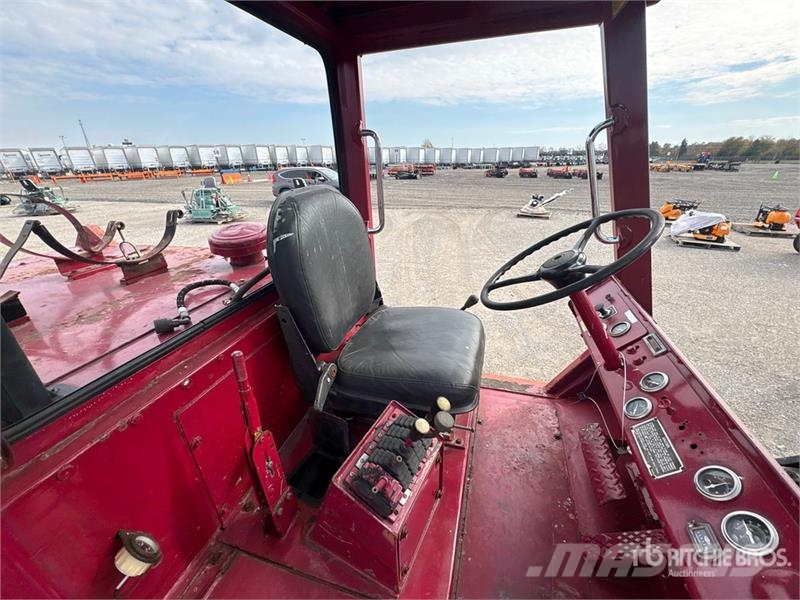 Taylor TC400L 36600 lb Pneumatic Tire Forklift Empilhadeiras - outros