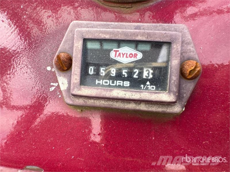 Taylor TC400L 36600 lb Pneumatic Tire Forklift Empilhadeiras - outros
