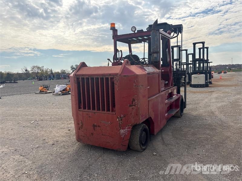 Taylor TC400L 36600 lb Pneumatic Tire Forklift Empilhadeiras - outros