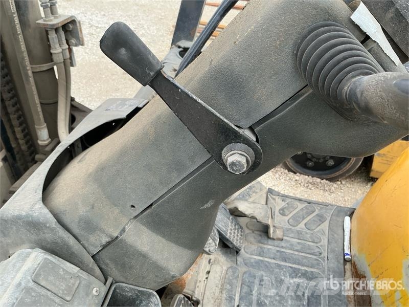 TCM FG25T3L 3700 lb Pneumatic Tire Forklift Šakiniai krautuvai - Kita