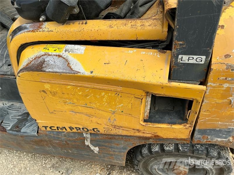 TCM FG25T3L 3700 lb Pneumatic Tire Forklift Šakiniai krautuvai - Kita