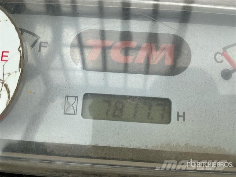 TCM FG25T3L 3700 lb Pneumatic Tire Forklift Šakiniai krautuvai - Kita
