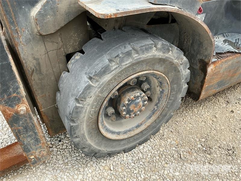 TCM Pro G25 3700 lb Cushion Tire Forklift Šakiniai krautuvai - Kita
