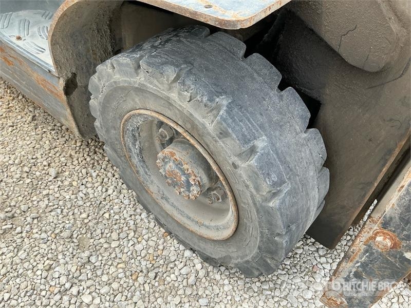 TCM Pro G25 3700 lb Cushion Tire Forklift Šakiniai krautuvai - Kita