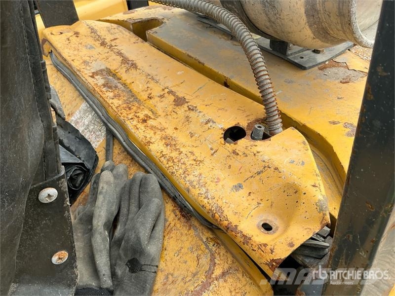 TCM Pro G25 3700 lb Cushion Tire Forklift Šakiniai krautuvai - Kita
