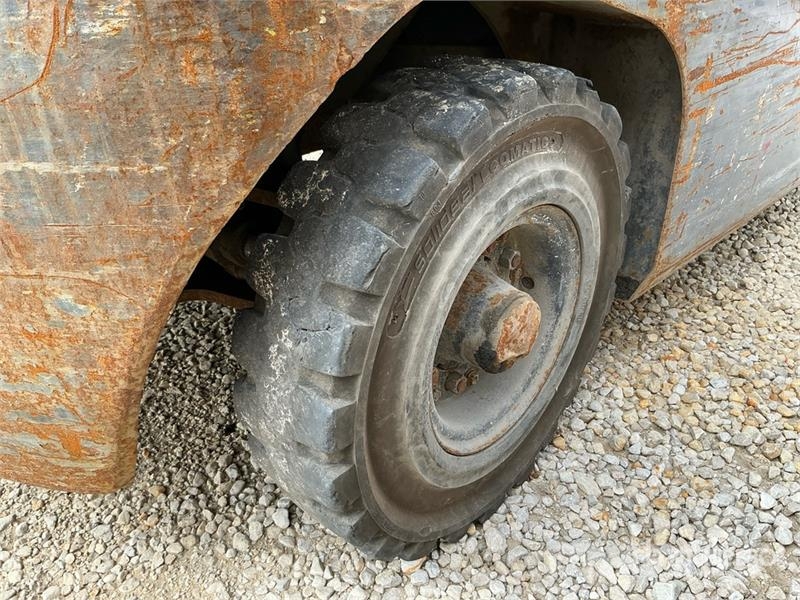 TCM Pro G25 3700 lb Cushion Tire Forklift Šakiniai krautuvai - Kita