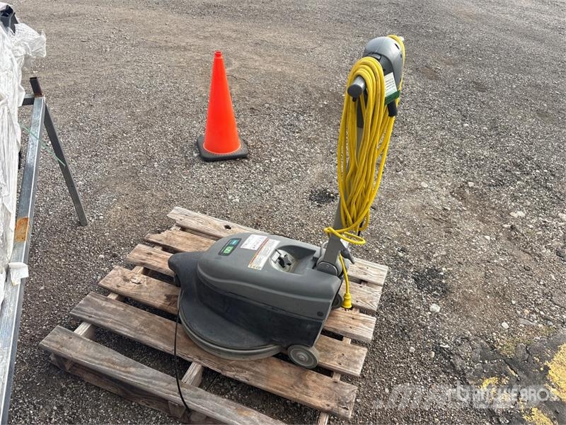Tennant BR-2000 Walk-Behind Electric Floor Scrubber Otros remolques