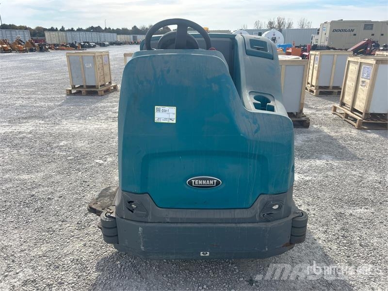 Tennant T17 Ride-On Electric Floor Scrubber Other trailers