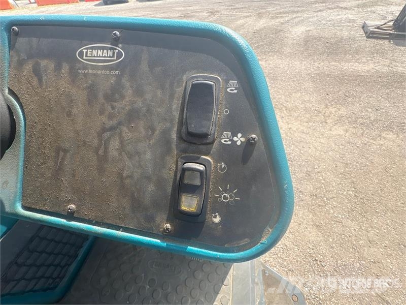 Tennant T17 Ride-On Electric Floor Scrubber Ďalšie prívesy
