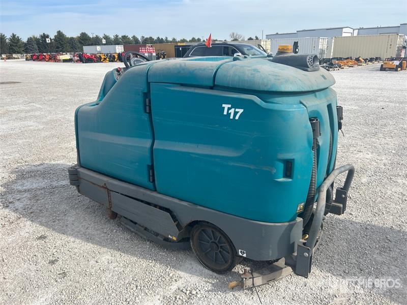 Tennant T17 Ride-On Electric Floor Scrubber Other trailers