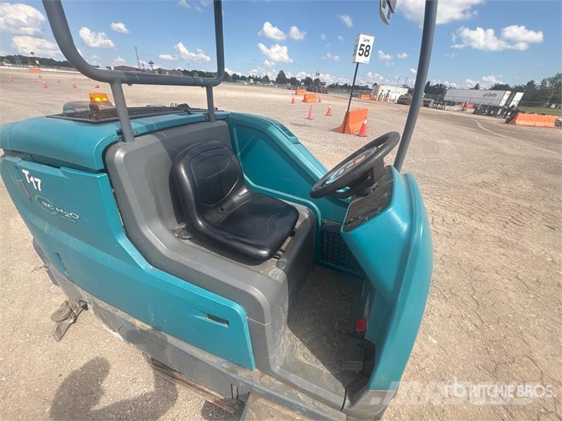 Tennant T17 Ride-On Electric Floor Scrubber Ďalšie prívesy